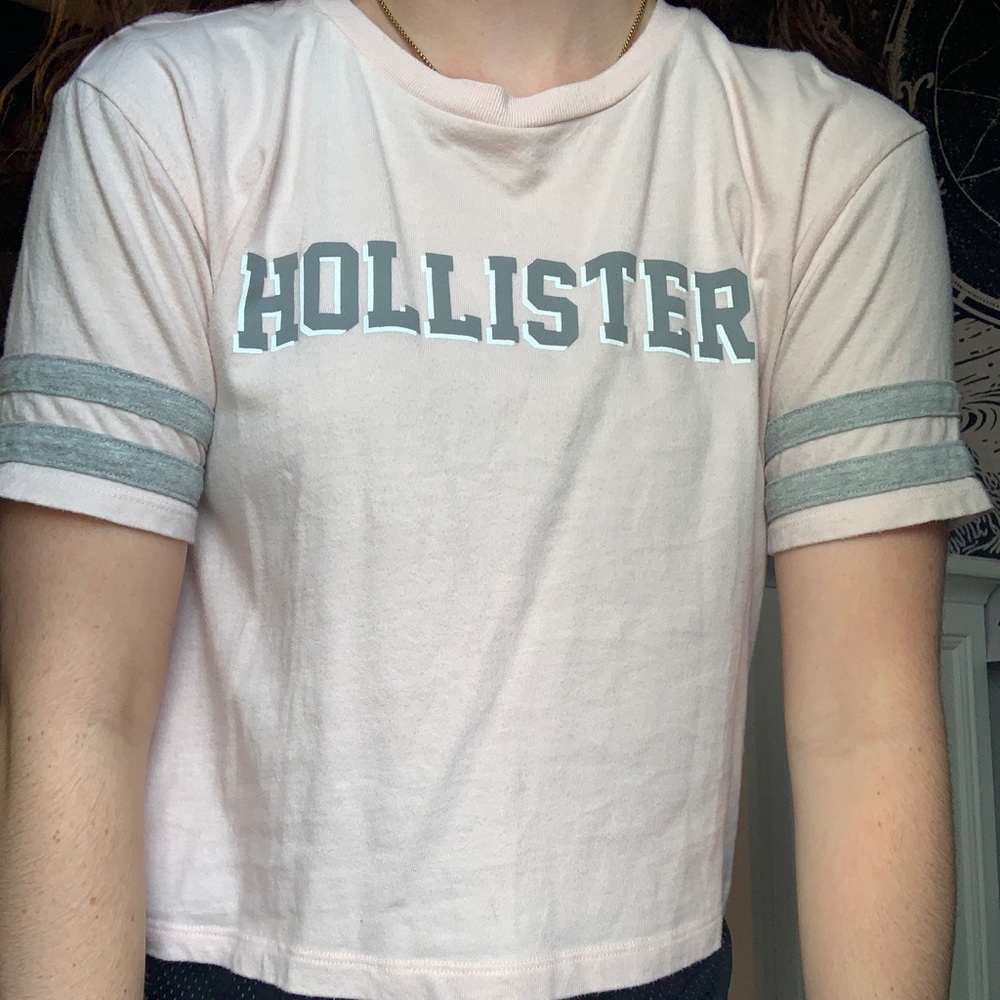Hollister tee